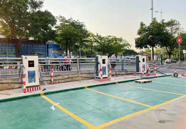 满足重卡需求的专用充电桩(图1)